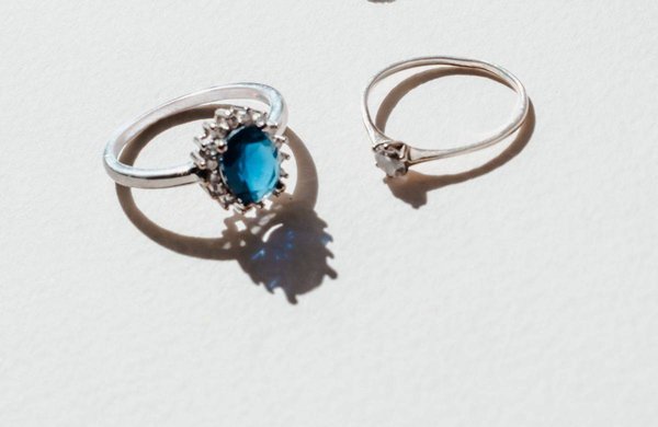 Quelles pierres doit-on choisir pour sa bague solitaire ?